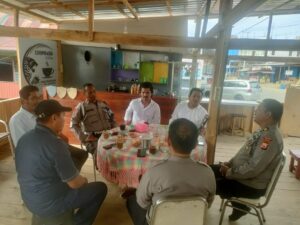 Ngopi Bareng, Kapolsek Pitumpanua Polres Wajo : Wartawan Mitra Strategis