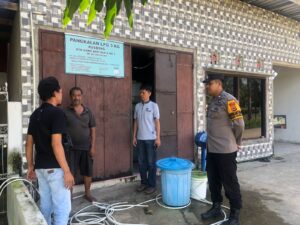 Personil Polsek Sabbangparu Polres Wajo Pantau Harga Gas Elpiji di Pangkalan