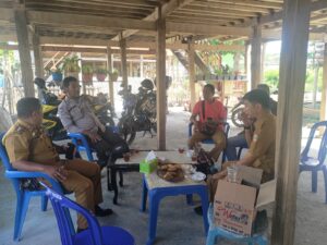 Bhabinkamtibmas Polsek Wajo Bersama Lurah Gelar Koordinasi Kegiatan Menyambut HUT RI ke 78