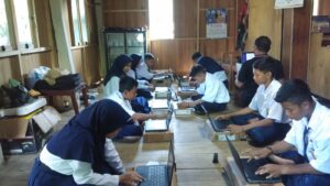 Gegara Sinyal Tidak Kompromi di Langkenna, Siswa SMPN Satap 5 Keera Bakal Gelar Ujian di Pitumpanua