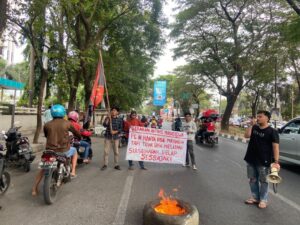 Sering Terjadi Pemadaman Listrik Secara Bergilir Gerakan Aktivis Mahasiswa (GAM) Demo Kantor PLN Sulselbar