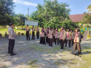 Kapolsek A.Mahdin Beri Arahan Kepada Anggota Saka Bhayangkara Ranting Pitumpanua