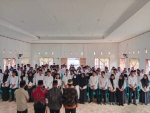 Panwascam Pitumpanua Melantik 125 Anggota PTPS yang Lolos Seleksi