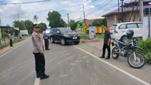 Polsek Tanasitolo Polres Wajo Kerahkan Personil Dalam Pengamanan Adat Tolotang di Wilkumnya