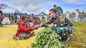 Program Borong Hasil Bumi (BOHAI) Satgas 330 Tri Dharma, Dirindukan Warga Intan Jaya, Bermanfaat Bagi Semua