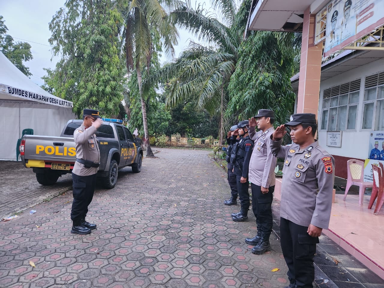 Antisipasi Gangguan Kamtibmas, Kapolsek Bola Cek Gudang Logistik Panitia Pemungutan Kecamatan (PPK)