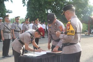 AKBP Fatchur Rochman, Jadi Irup Sertijab & Pelantikan Pejabat Di Lingkungan Polres Wajo