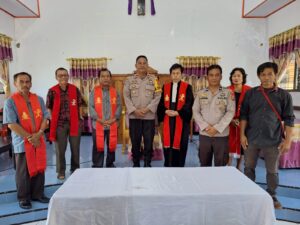 Kapolsek Majauleng Pimpin Pengamanan Jum’at Agung di Gereja Toraja