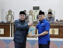 Hadiri Paripurna Di DPRD, Bupati Sebut Pertumbuhan Ekonomi Jadi Perhatian Serius