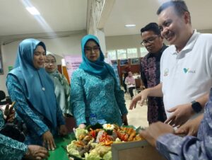 Pj. Ketua TP PKK Wajo Ny.Farida A.Bataralifu Membuka Acara Lomba Penyajian Nanre Sokkoreng