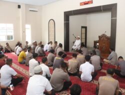 Irjen Pol Purn Baharuddin Djafar Berikan Tausiyah kepada Para Anggota Polres Wajo