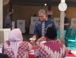 Dua Amran Melakukan Hak Pilihnya di Kabupaten Wajo