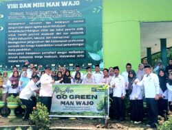 Kemenag Wajo Dorong Ekoteologi dengan Penanaman Pohon di Madrasah