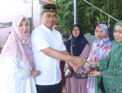 Polres Wajo Bagikan Daging Qurban dari 11 Ekor Sapi Dimomen Idul Adha