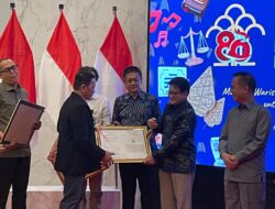 SSC TERIMA SERTIPIKAT INDIKASI GEOGRAFIS TENUNG SUTRA SENGKANG DARI KEMENTERIAN HUKUM RI.