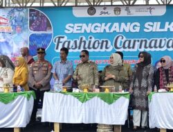 Kapolsek Tempe AKP CANDRA SAID NUR Wakili Kapolres Wajo pada Pembukaan Sengkang Silk Fashion Carnaval 2025