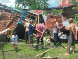 Wujud Kepedulian, Kapolsek dan Camat Takkalalla Turun Langsung ke Lokasi Bencana Alam