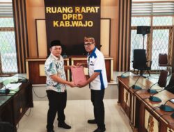 Anggota DPRD Wajo, Herman Arif Terima Aspirasi MOI Terkait Program Persuteraan yang Tidak Optimal