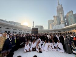 109 Jamaah Umroh Pakem Tours Bergeser dari Makkah ke Madinah dengan Penuh Khidmat   Laporan : Sultan        Dari Makkah