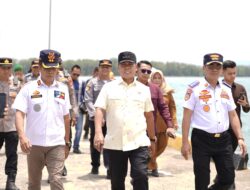 Andi Rosman Lepas Pemudik Via Pelabuhan Bangsalae Siwa ke Tobaku Sultra Lewat Program Mudik Aman Berbagi Harapan
