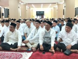 Mentan RI dan Wakil Bupati Wajo Dua Jebolan Unhas Buka dan Tarwih Bersama  di AAS Building