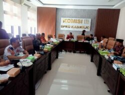 Kadishub Wajo,H.Suhaerman Dauda,S.Sos,MSi : Terkait Masalah Sampah dan Toilet di Pelabuhan, Kami Sudah Minta Melalui Komisi III DPRD, 1 Unit Mobil Sampah Khusus Layani Pelabuhan Bangsalae Siwa