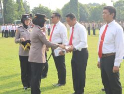 Kapolres Sragen AKBP Dewiana Syamsu Indyasari Beri Penghargaan Khusus Kepada Kasat Resnarkoba Ungkap 4.621 Butir Obat Terlarang