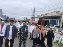 Kapolsek dan Bayangkari Pitumpanua Ikut Pawai 1 Muharram 1448 Hijriah di Masjid Besar Al-Muttaqin Siwa