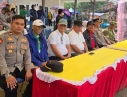 Kapolsek Tempe IPTU Irwan Taufik Dukung Syukuran Masyarakat Danau Tempe dan Penebaran 80 Ribu Benih Ikan