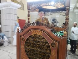 Wakili Bupati, Kabag Kesra Hadiri Maulid Bersama di Masjid Besar Al Muttaqin Siwa, Sampaikan Pesan Keagamaan dan Kamtibmas