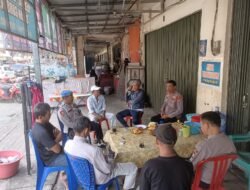 Tak Ada Kata Berhenti, Kapolsek Urban Pitumpanua Aktif Bersilaturahmi dan Sosialisasikan Harkamtibmas serta Bahaya Kebakaran
