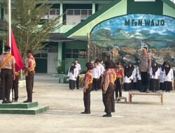 Kapolsek Pitumpanua Jadi Irup di MTsN Wajo, Titip Pesan Keselamatan dan Masa Depan Pelajar