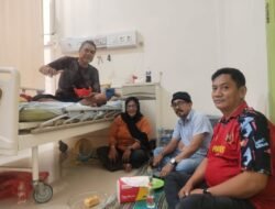 Sejumlah Aktivis dan Insan Media Besuk Marsose Gala di RSUD Siwa, “Terima Kasih atas Support dan Kepeduliannya”