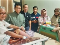Wujud Nyata Kekeluargaan, Pimpinan PWI dan IKWI Sulsel Beri Dukungan Moril untuk Ibrahim Manisi